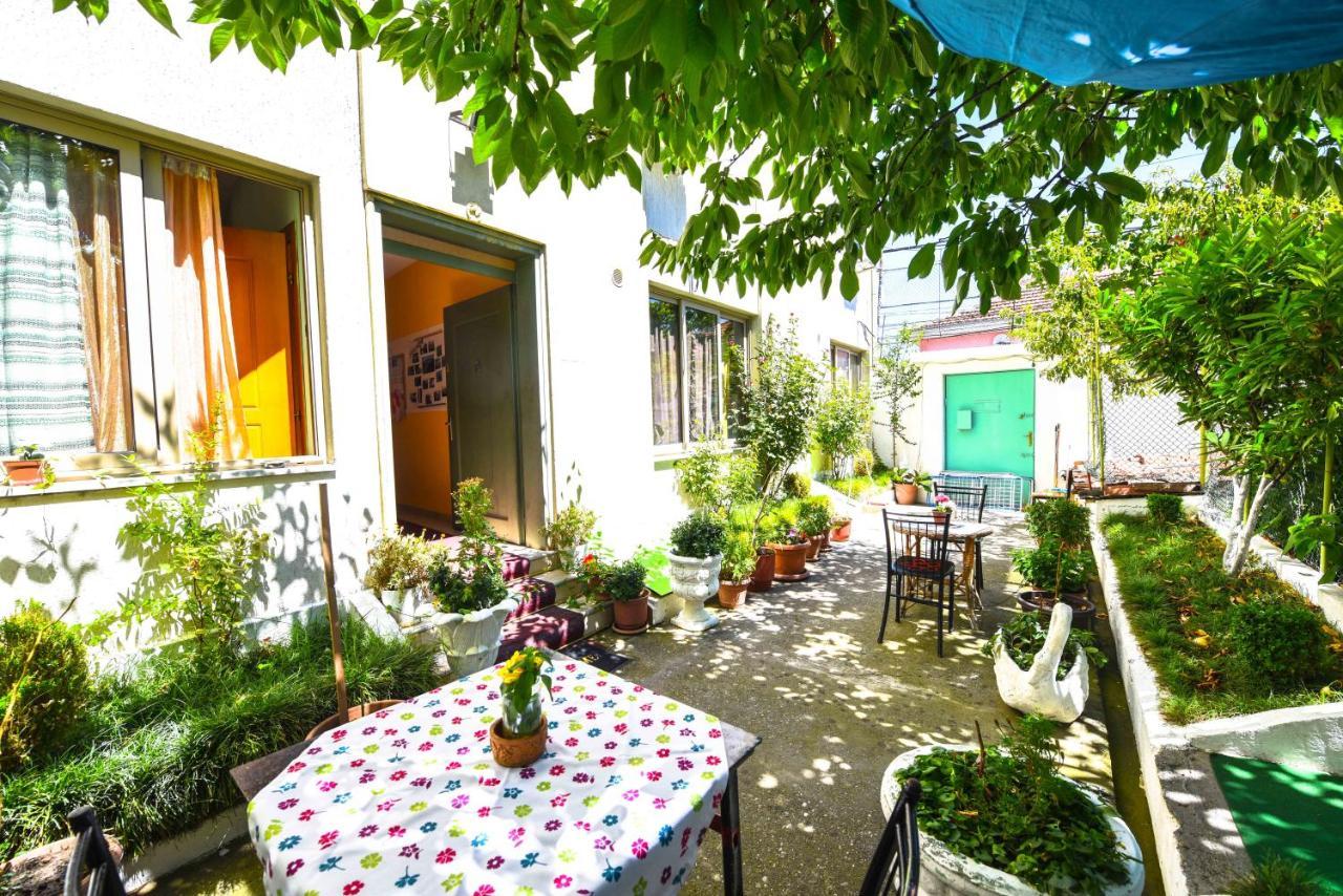 Lovely Apartment W/ Ac + Bath. + Kitchen + Parking And Garden Shkoder Exterior photo
