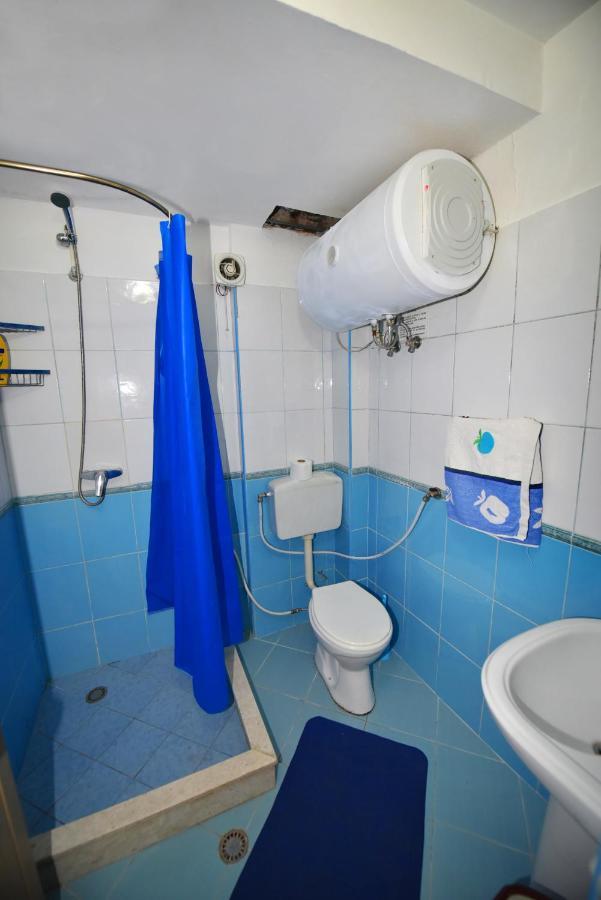 Lovely Apartment W/ Ac + Bath. + Kitchen + Parking And Garden Shkoder Exterior photo